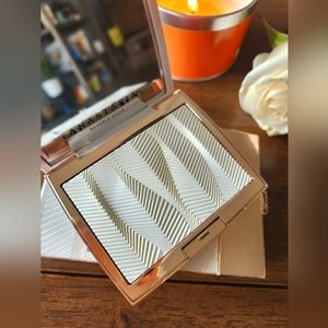 Anastasia Highlighter Iced Out